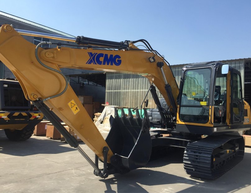 Гусеничный экскаватор XCMG xe225dn