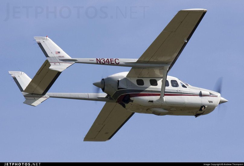 Самолет Cessna 337