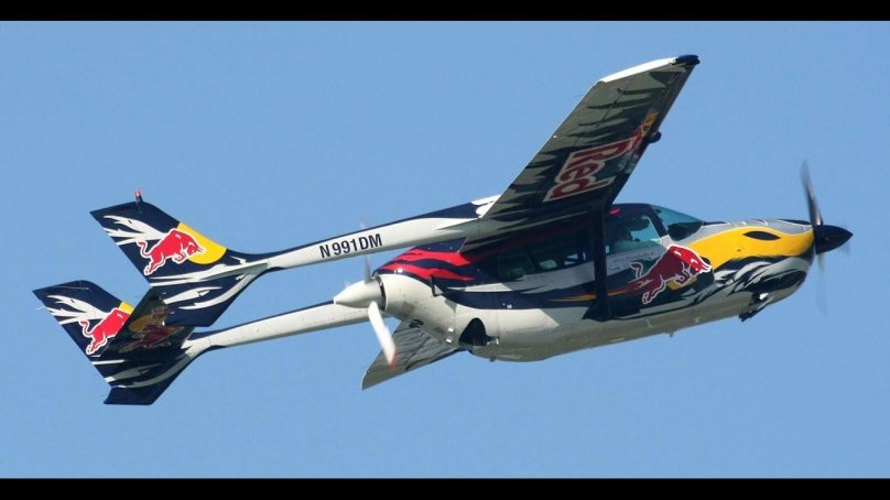 Cessna 337 Red bull