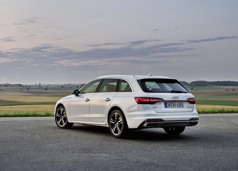 Ауди а4 Авант 2021