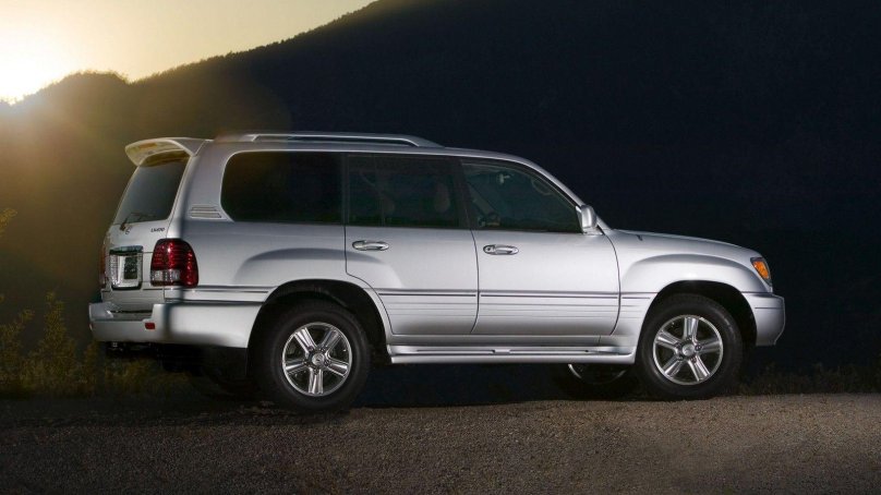 Lexus ЛХ 470