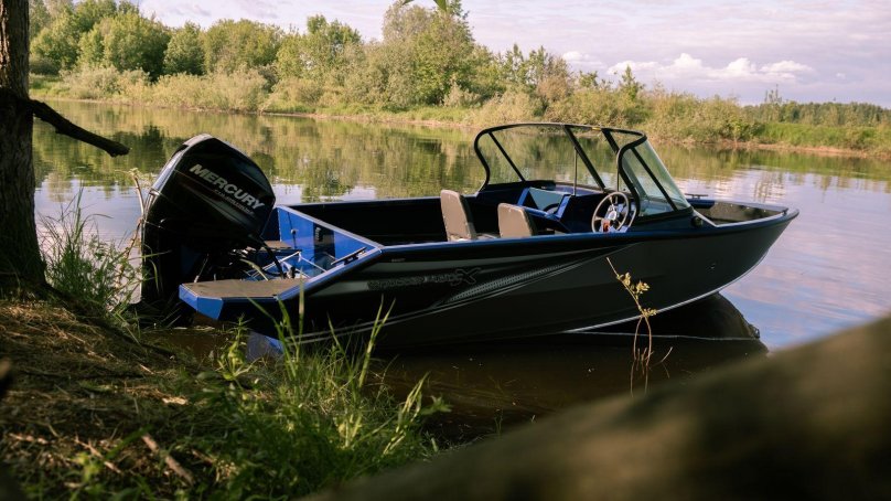 Лодка Windboat 4.6 DCX