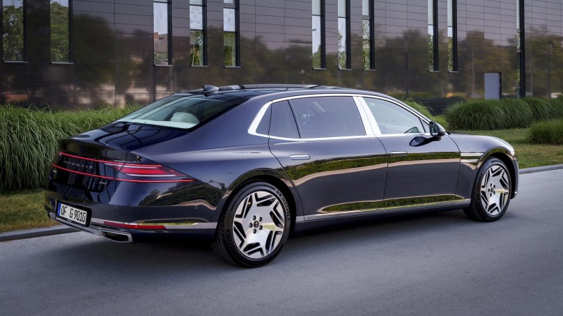 Genesis g90 LWB 2023