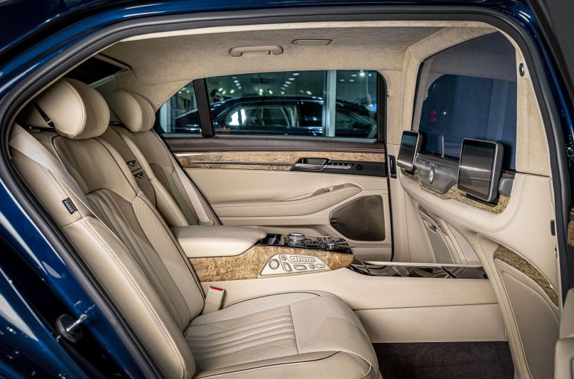 Hyundai Genesis g90l