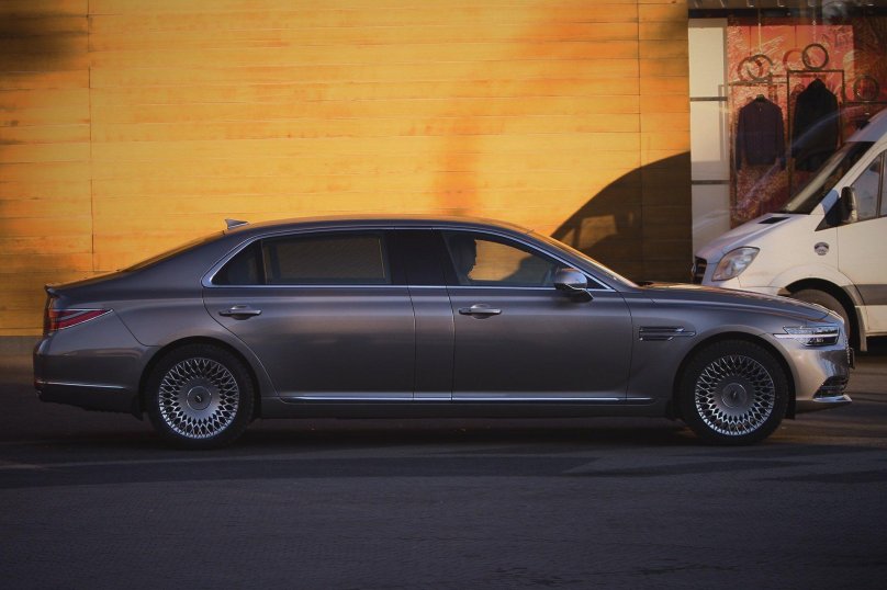 Genesis g90 удлиненный