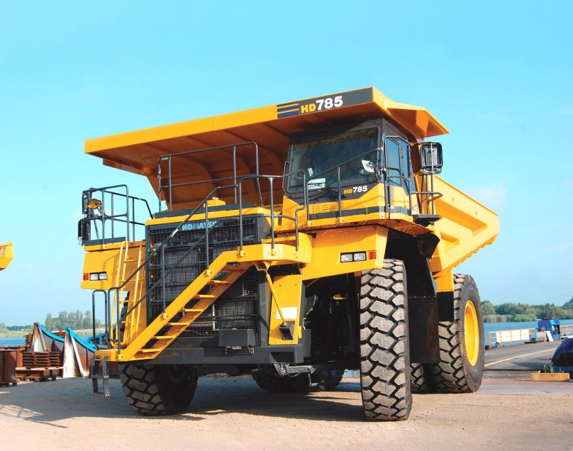 Самосвал Комацу 785