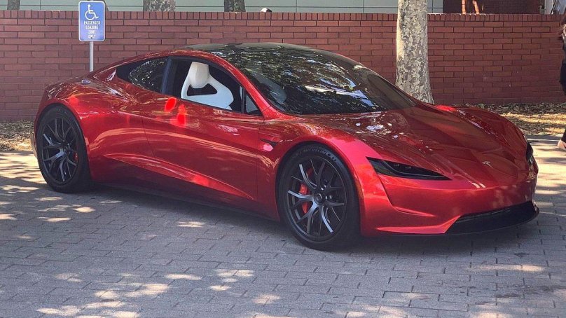 Tesla model Roadster 2020