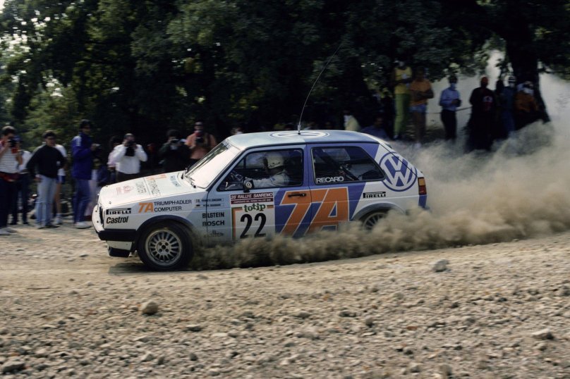 В ралли Volkswagen Golf GTI