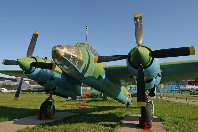 Самолет ту 2