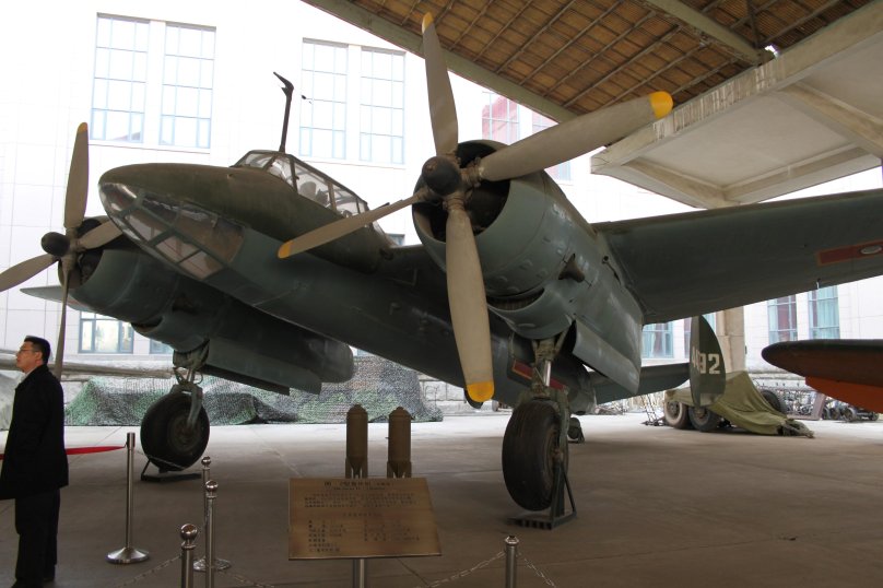 Ер-2 бомбардировщик