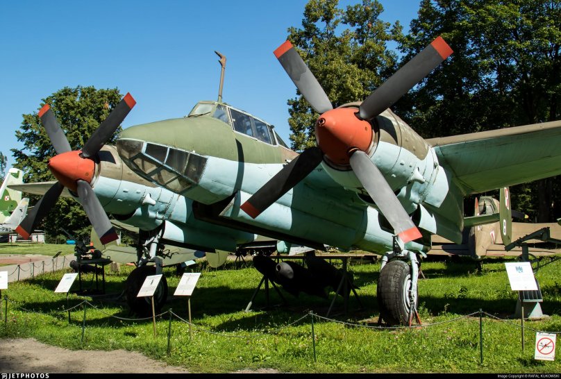 Фронтовой бомбардировщик ту-2