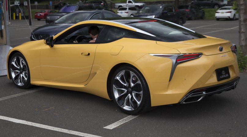 Lexus LC 500 Yellow