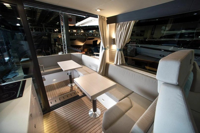 Катер Аквадор 35