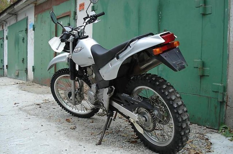 Honda XR 230