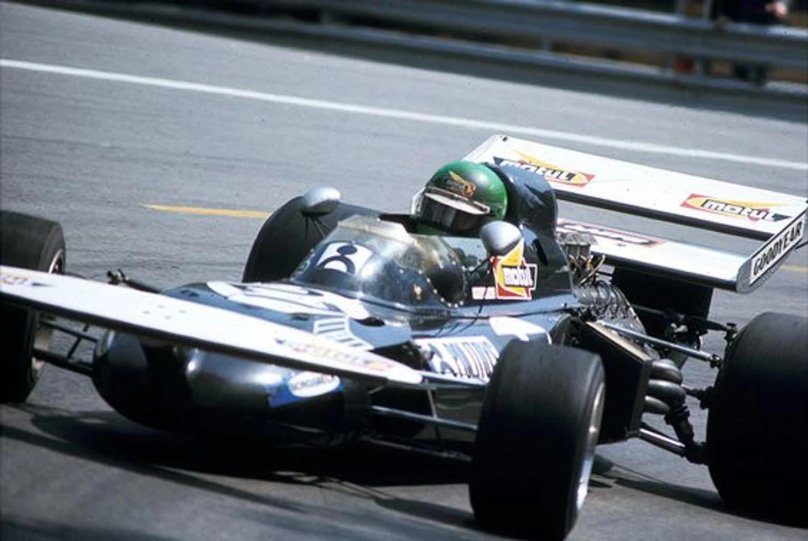 Анри Пескароло