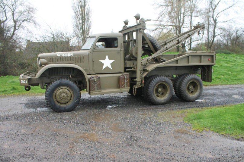 Военный эвакуатор