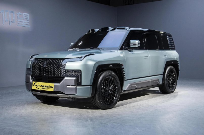 Китайский внедорожник BYD u8