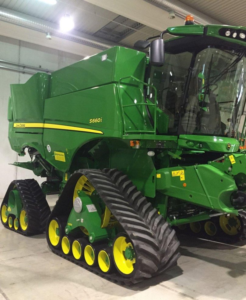 Комбайн Джон Дир гусеничный