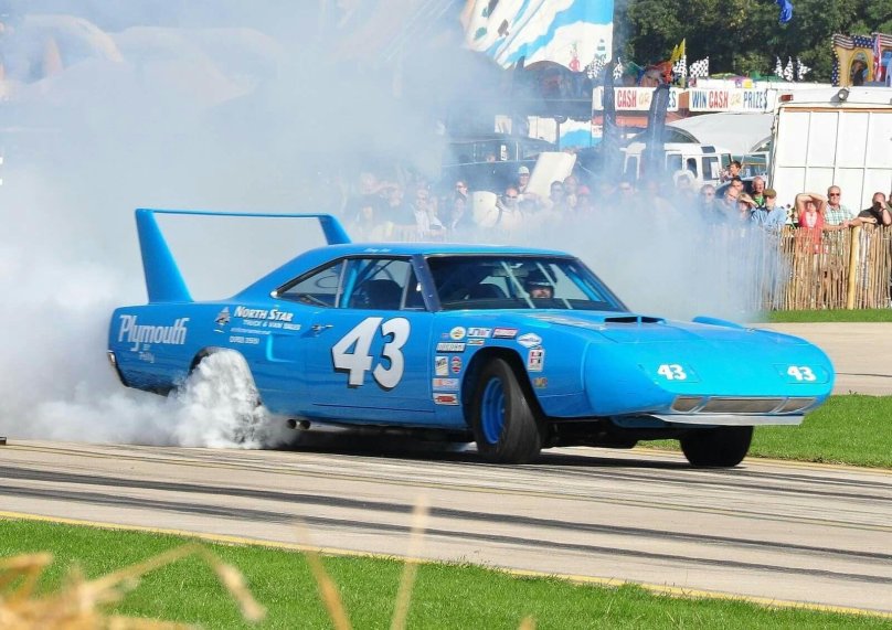 Plymouth Superbird Ричарда петти