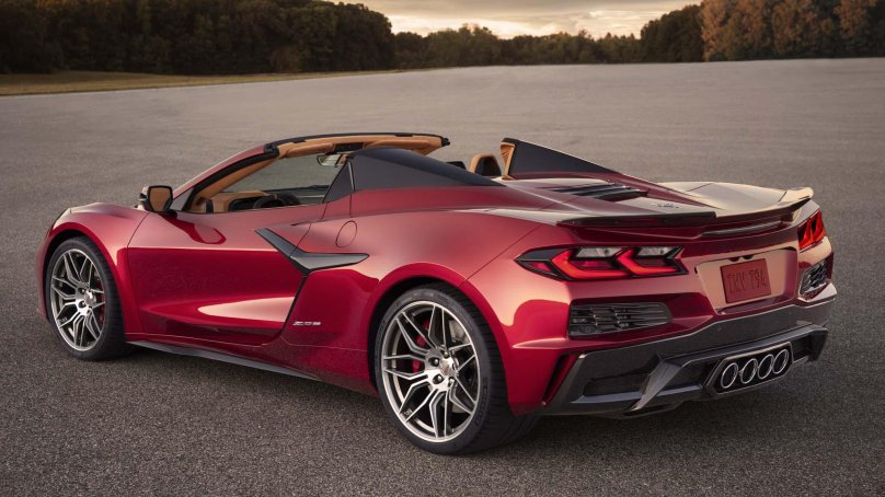 Шевроле Корвет 2022