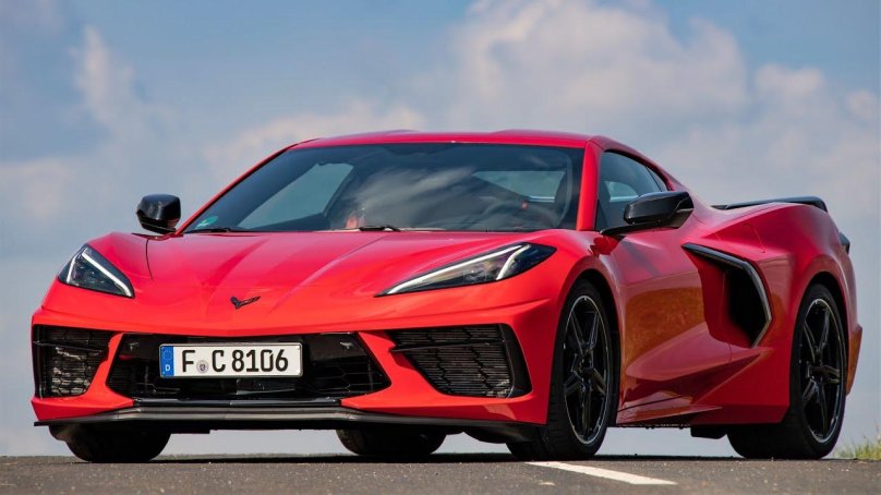 Шевроле Корвет 2022