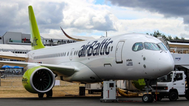 AIRBALTIC a220