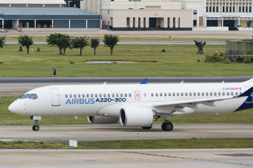 А220-300 самолет