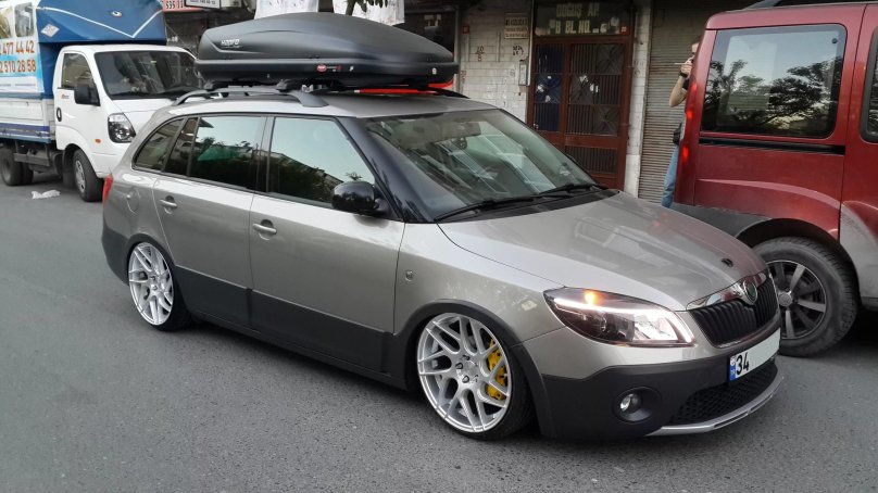 Skoda Fabia stance Combi