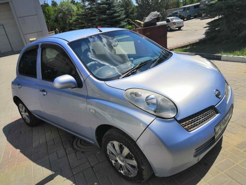 Ниссан Марч 200