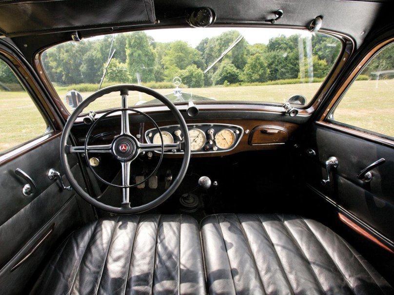 Mercedes-Benz 320 Pullman Limousine w142