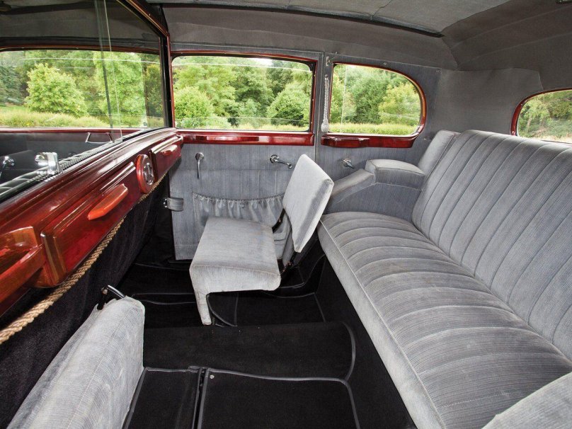 Mercedes-Benz 320 Pullman Limousine