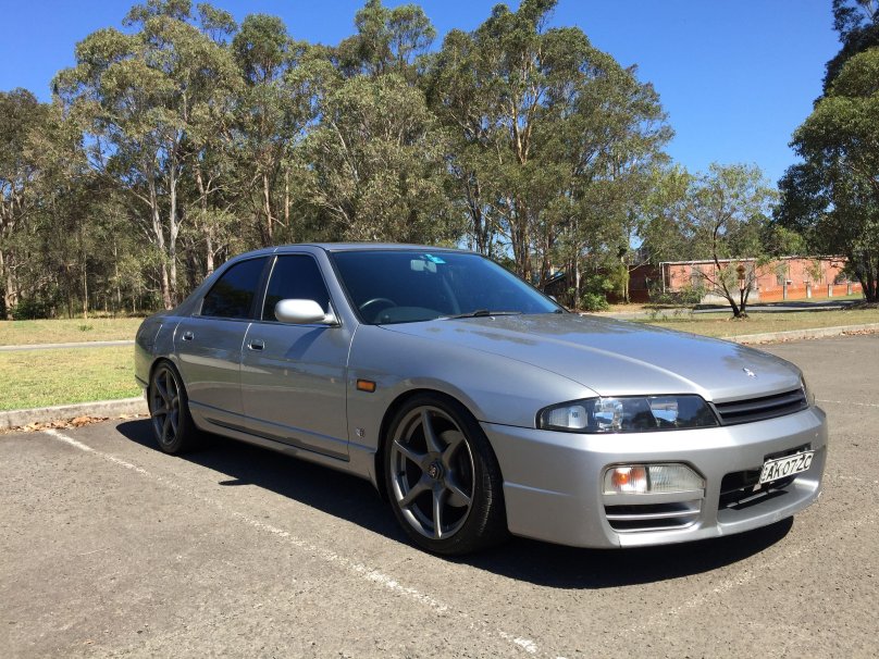 Skyline r33 седан