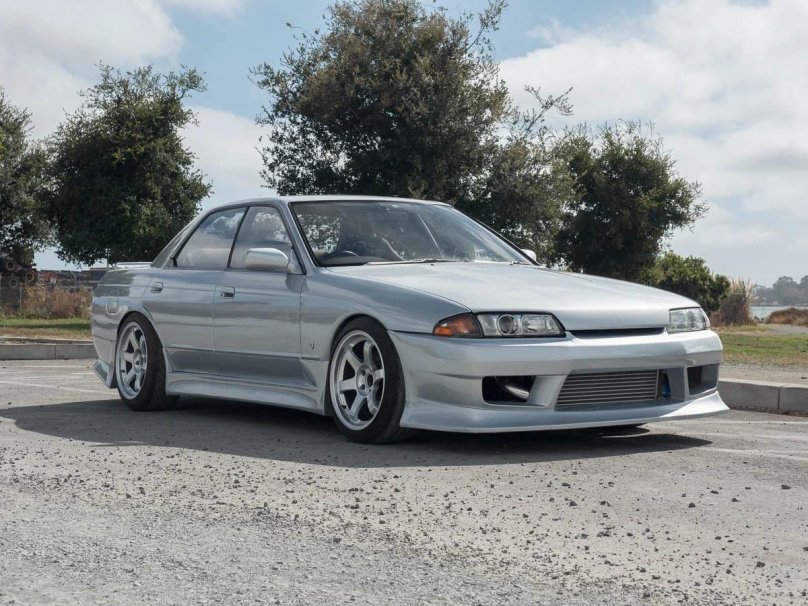 Nissan Skyline r32