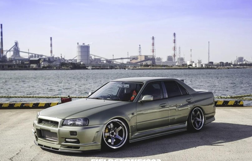 Nissan Skyline 34 седан