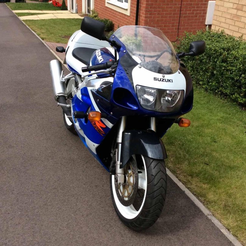 Suzuki GSX R 750 SRAD