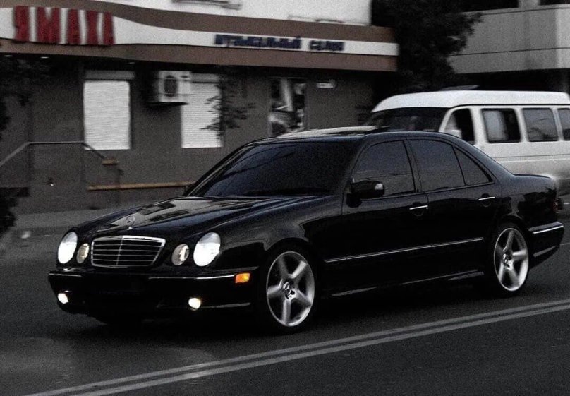 Мерседес Бенц 210 5.5 АМГ