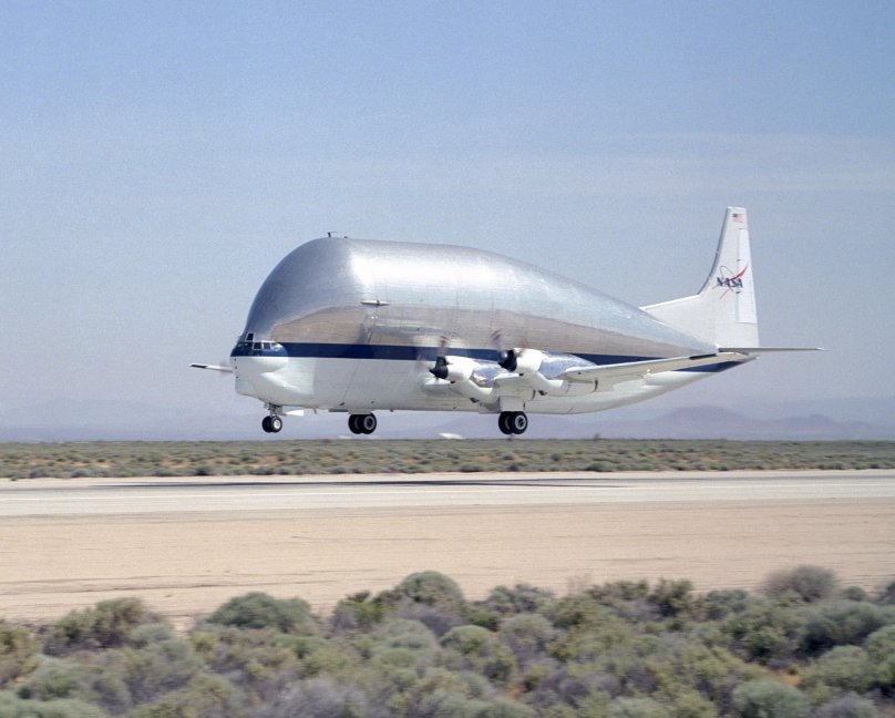 Aero Spacelines super Guppy транспортный самолёт