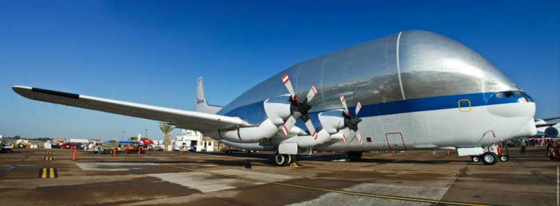 Boeing 377 super Guppy