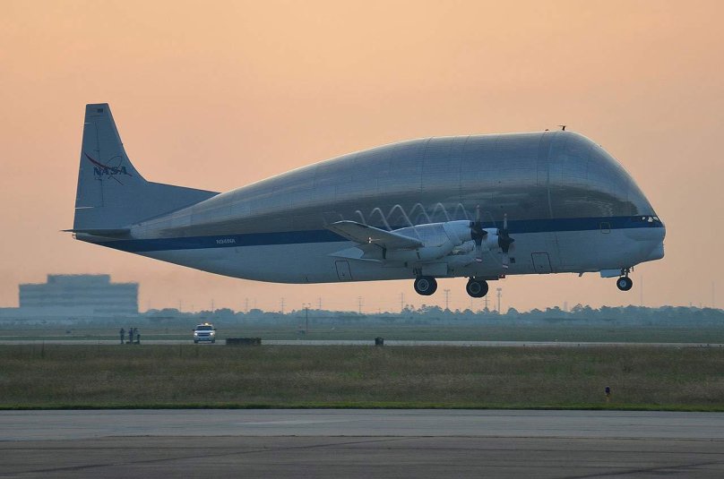 Super Guppy самолет