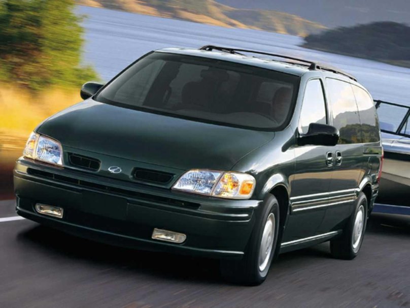 Oldsmobile silhouette, 2000