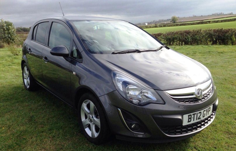 Vauxhall Corsa черный