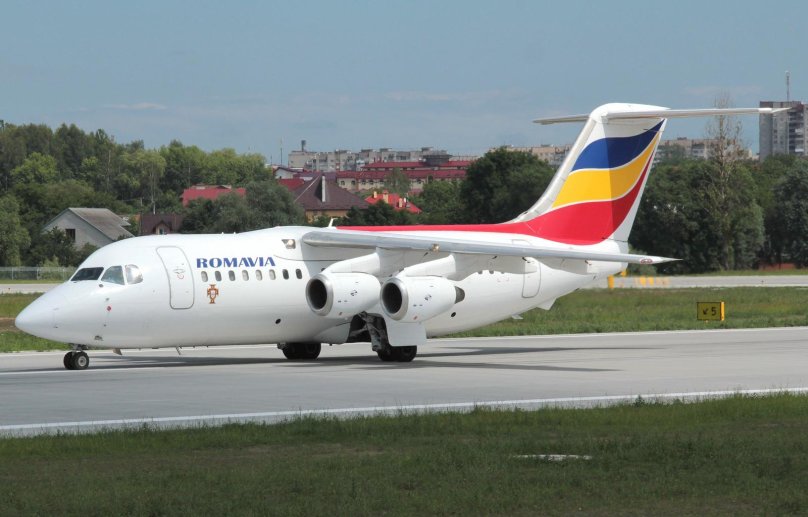 Avro rj85 самолет