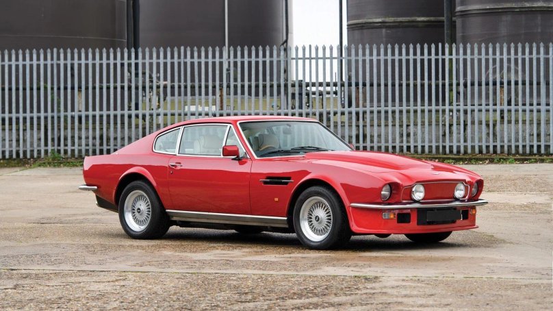 Aston Martin v8 Vantage 1977