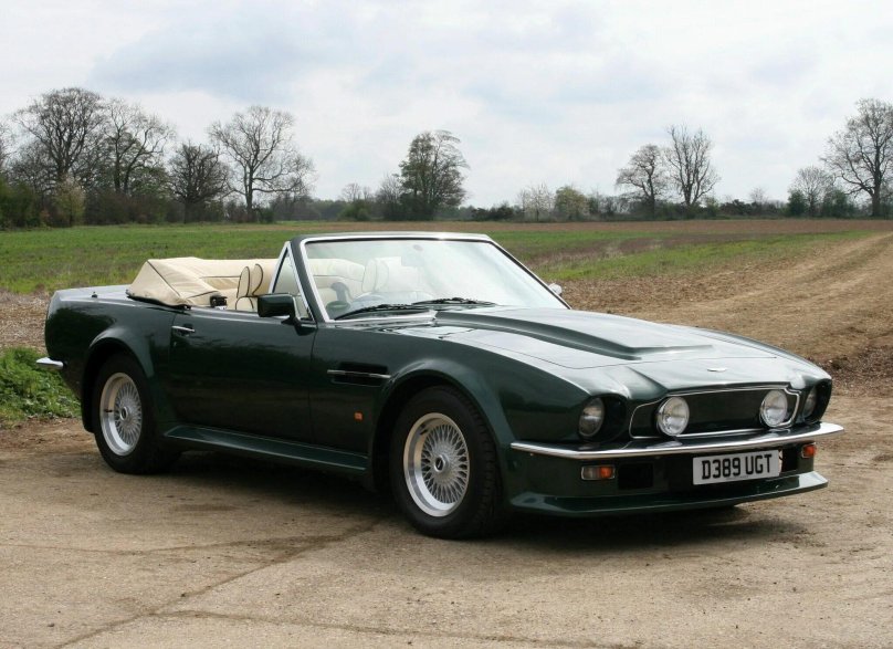 Aston Martin v8 Vantage 1977