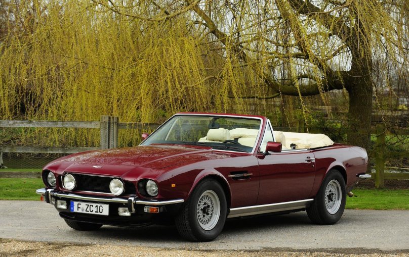 Aston Martin Vantage 1977