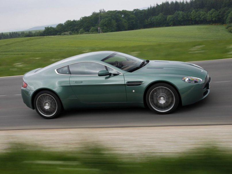 Aston Martin v8 Vantage 2008