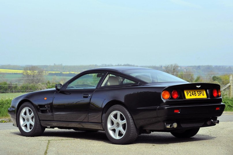 Aston Martin v8 (1996)