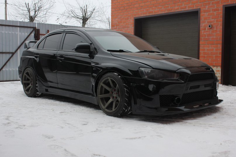 Митсубиси Лансер 10 в обвесе