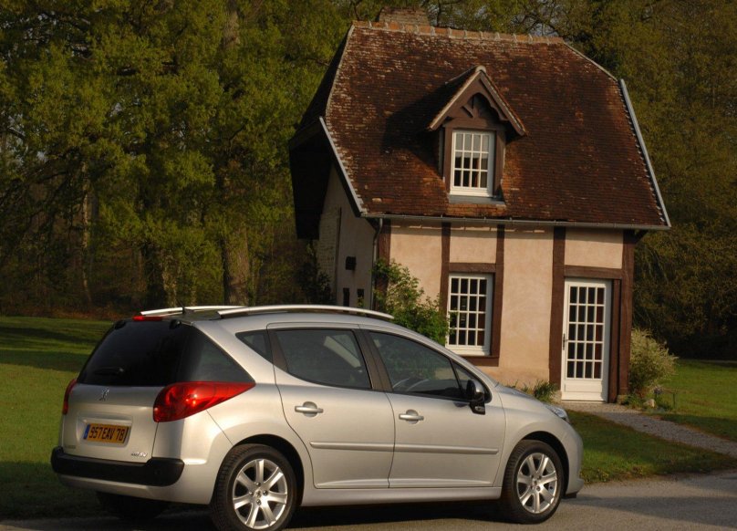 Пежо 207 св универсал