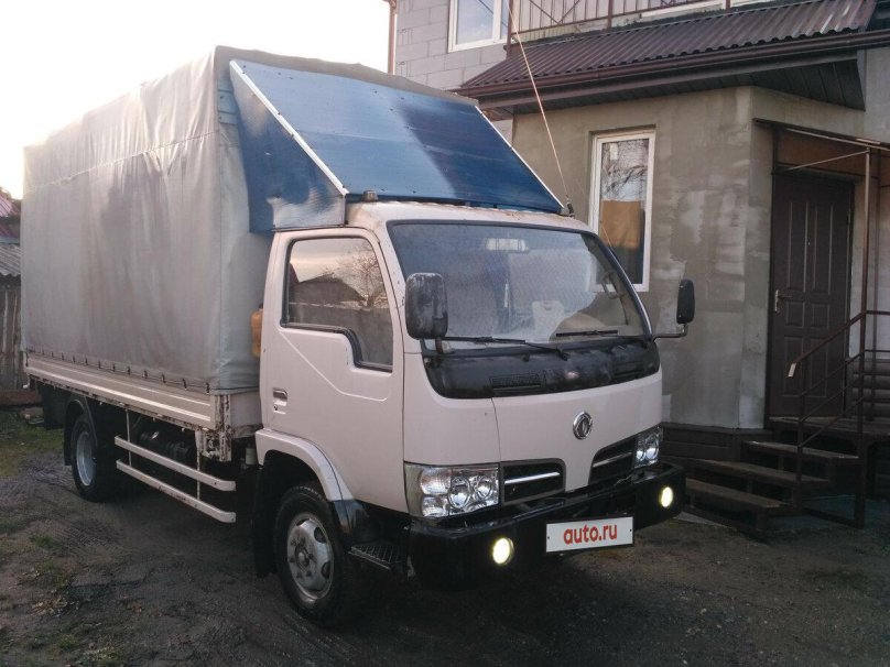 Донг Фенг легкий коммерческий транспорт